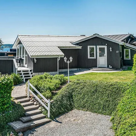 3 Bedroom Cozy In
