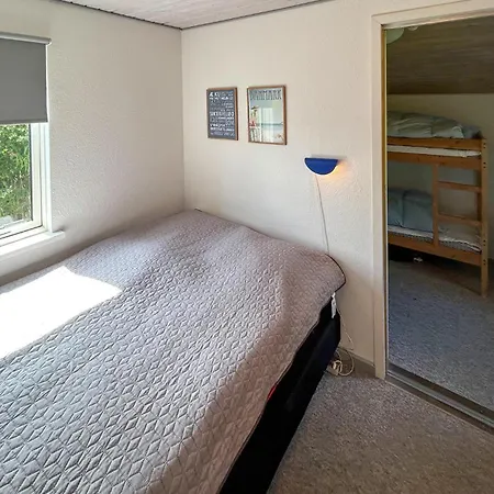 Dom wakacyjny 3 Bedroom Cozy In